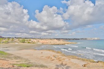 Zařízený apartmán 3+kk u golfového hřiště ORIHUELA COSTA - 3