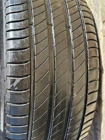 MICHELIN Primacy 4 235-55 R18 100V - 3