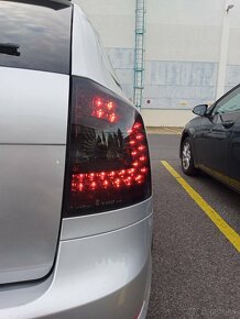 Ponúkam opravu zadných LED Dectane Litec svetiel Octavia 2 - 3