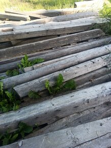 Staré drevo s krovu ,hranoly, trámy - 3