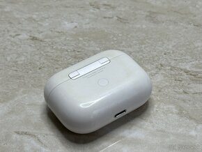 Apple AirPods Pro - 3