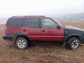 Nissan Terrano 2 4x4 2,7tdi - 3