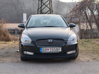 Hyundai Accent - 3