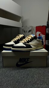 Nike x Travis Scott x Fragment Air Jordan 1 Low OG SP - 3