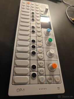 Teenage Engineering OP-1 - 3