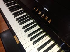 Yamaha U3 čierny lesk - 3