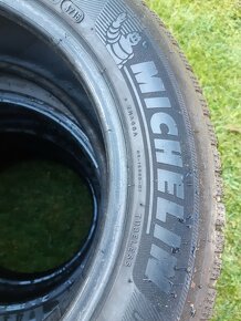 Michelín 185/ 60 R15 - 3