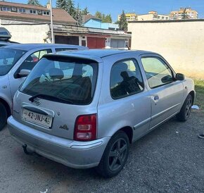 Nissan Micra 1.0 - 3