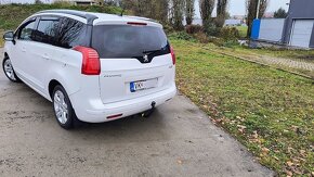 Peugeot 5008 2,0HDi 120 kW r.v.2010 - 3