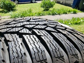 Predám 3ks zminé pneu Nokian 205/60 R16 - 3