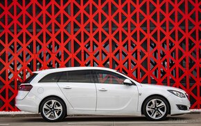 Opel Insignia ST 2.0 CDTI 170k Sport AT6 OPC Line - 3