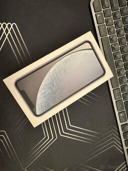 Na predaj Apple XR 64GB Biely - 3