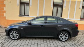 Lexus IS 220d - 3