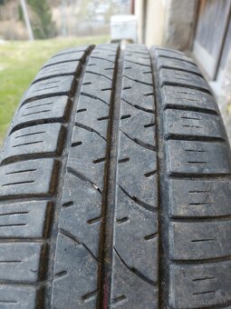 195/60 R15 - 3