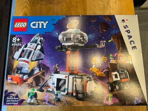 LEGO® City 60434 Vesmírna základňa a štartovacia plošina - 3