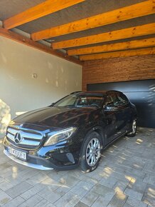 Mercedes Benz GLA - 3