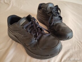 Kožené tenisky na veľmi širokú nohu Skechers v 40 - 3