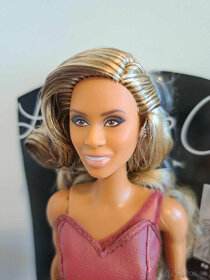Na predaj zberatelska Barbie Laverne Cox - 3
