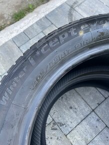 Predám 2ks zimné pneu HANKOOK 205/55R17 - 3