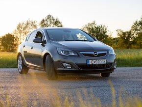 OPEL ASTRA 1.6. TURBO 180k Cosmo - 3