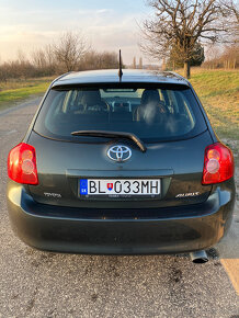 Toyota Auris 1.6 benzín, manuál, 2009 - 3