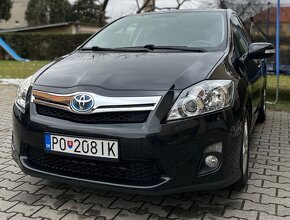 Toyota Auris hybrid - 3