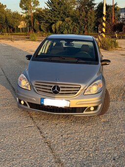 Mercedes-Benz B180 - 3