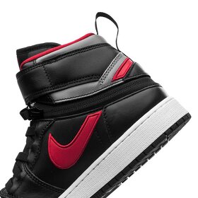 TENISKY NIKE AIR JORDAN 1 Hi FlyEase  veľ. EU 44 + darček - 3