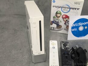 Nintendo Wii, 2 ovládače, 2 volanty, Mario Kart a Wii Sports - 3