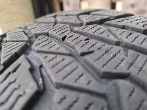 Predám 4ks zimných pneumatík Nokian 205/60 r16 - 3