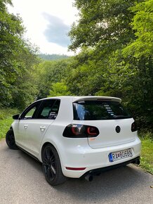 Volkswagen Golf 6 GTI 2.0tsi TOP - 3