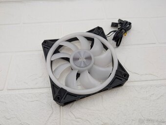 4x Corsair iCUE QL120 RGB 120 mm PWM + Lighting Node CORE - 3