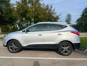 Hyundai ix35 2015 2.0 CRDi 100kw strieborna farba - 3