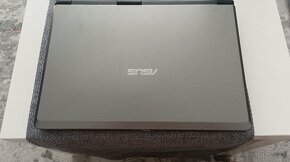 Asus X51L - 3