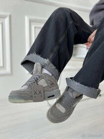 Air Jordan 4 Retro Grey "KAWS" PREMIUM - 3