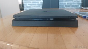 Predám Playstation 4 Slim 500GB - 3