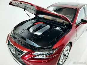 1:18 - Lexus LS 500h (2018) - AUTOart - 1:18 - 3