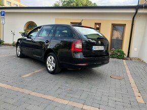 Octavia acombi 2.0 Tdi Elegance - 3