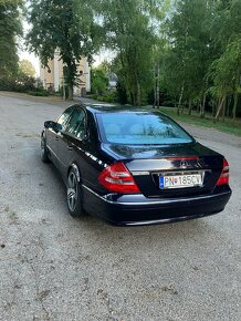 Predám Mercedes w 211 320 benzín. - 3