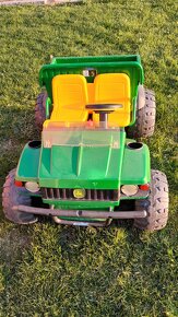 John Deere Gator - 3