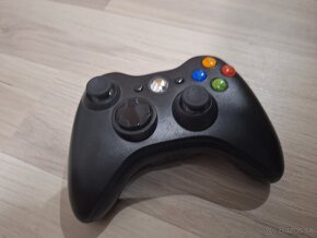 Predám Xbox 360 - 3