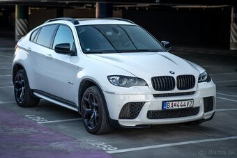 BMW X6 xDrive50i 4.4 V8 300kW - 3