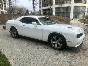 Dodge Challenger SXT - 3