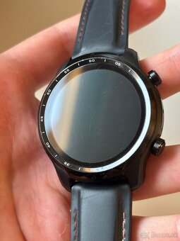 Mobvoi Ticwatch Pro 3 GPS čiernej farby - 3