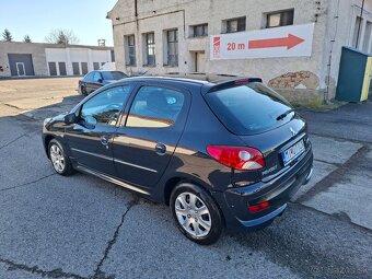 Peugeot 206 plus 2011 - 3