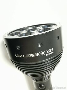 Ručná vysoko výkonná LED baterka LedLenser X21 - 3