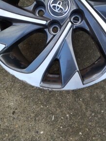 R17 Toyota orig. alu disky 5x114.3mm - 3