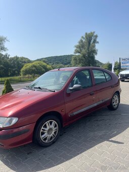 Renault Megane 1.4 e - 3