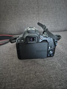 Canon EOS 250D - 3