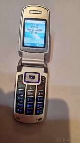 Samsung SGH-E700 - 3